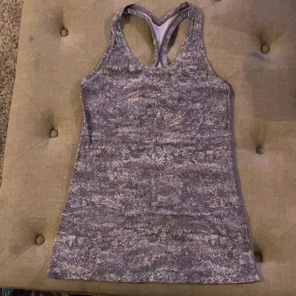 Lululemon fitted tank size 6